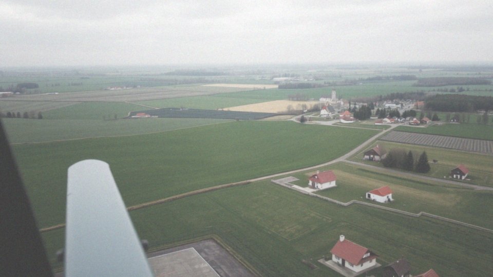 Jak wynagrodzenie pilota helikoptera różni się w Polsce i USA?
